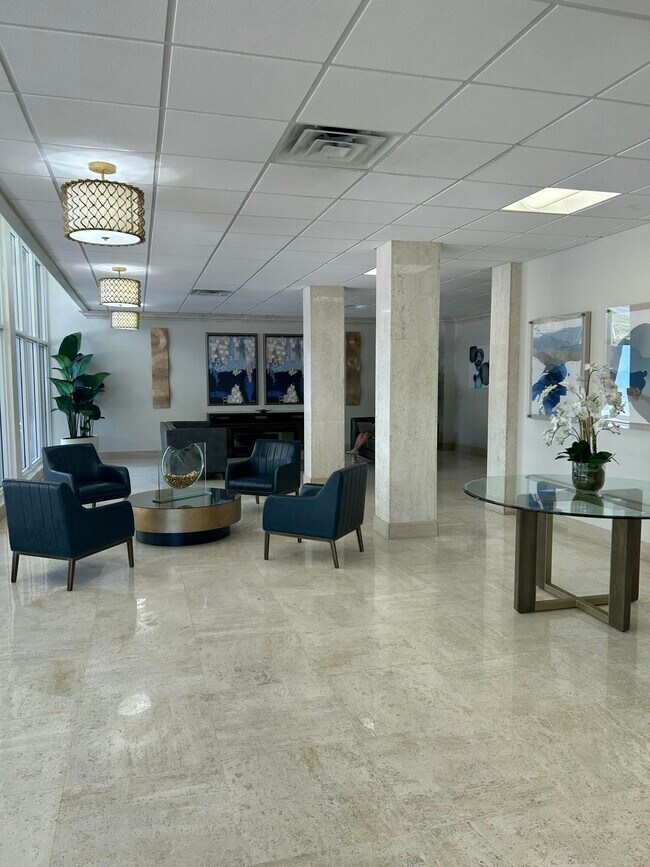 Building Photo - 305 N Pompano Beach Blvd