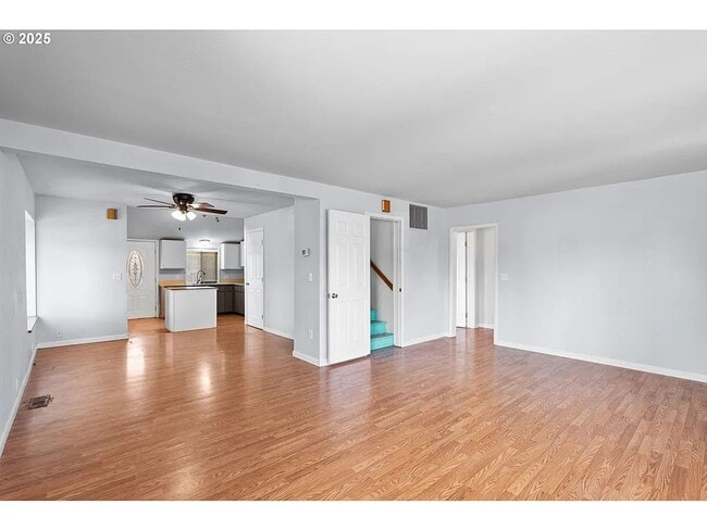 Building Photo - Rare Single Family Home  W/ 2 car garage