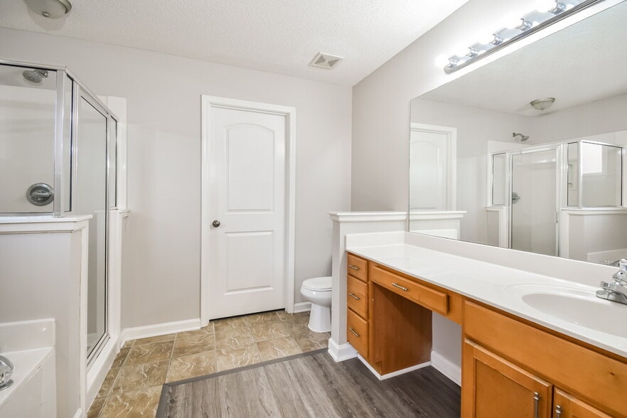 Building Photo - 10173 Evening Hill Dr