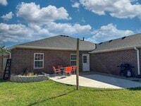 Building Photo - 691 N Meadowlands Dr