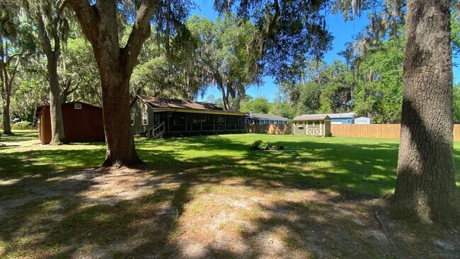 Building Photo - 6185 W Riverbend Rd