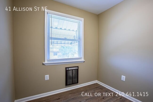 Building Photo - 41 Allison St NE