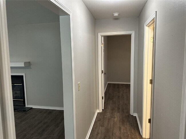 Building Photo - 2485 W Jane Cir Dr