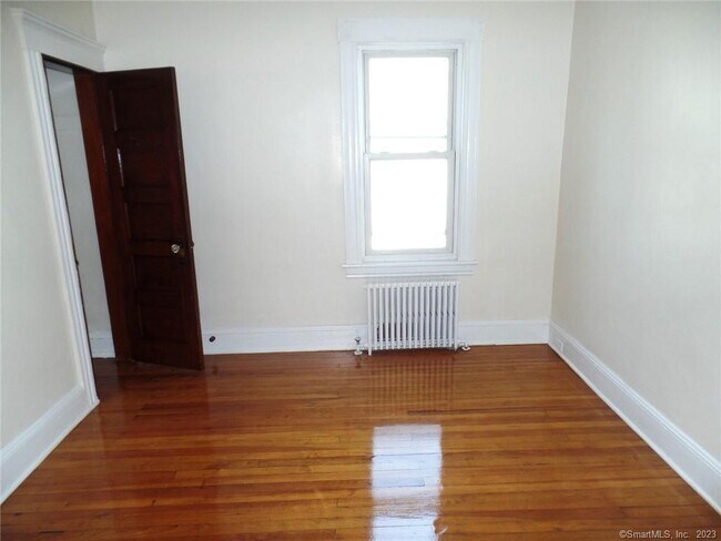 Building Photo - 131 Kent Ave
