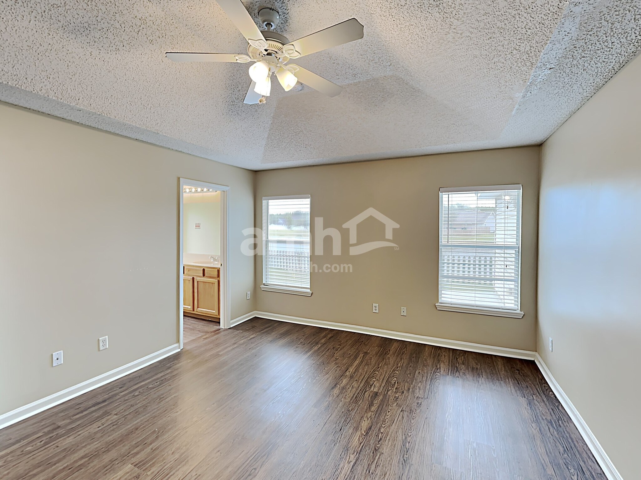 Building Photo - 6076 Scenic Meadow Ln