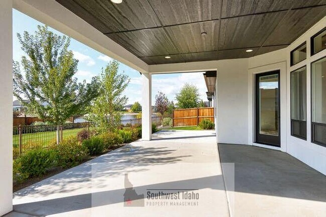 Building Photo - 7655 W Meltwater Ln