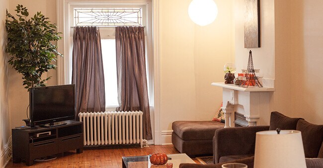 Building Photo - Southside Flats 4 Bedroom! Rooftop Deck! Central AC! Laundry Included!