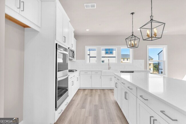 Building Photo - 423 Lincoln St