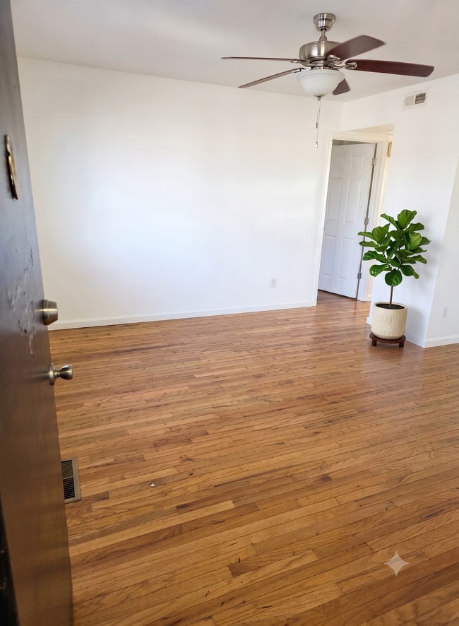 Building Photo - 7711 Circle Dr