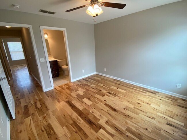 Building Photo - Coming soon! Great location