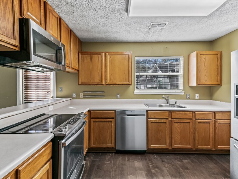 Building Photo - 3612 Cagney Dr