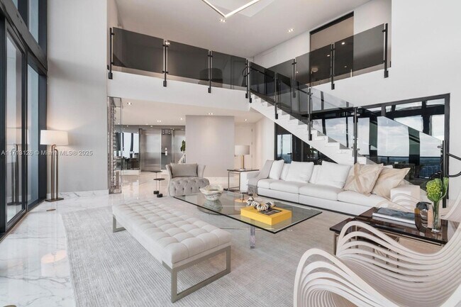 Building Photo - 18555 Collins Ave