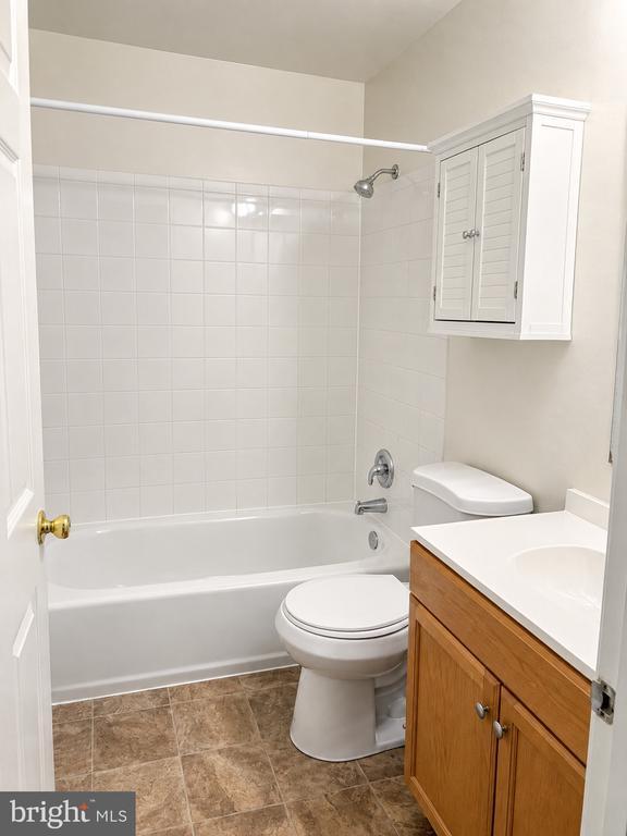 Building Photo - 6281 Rathlin Dr