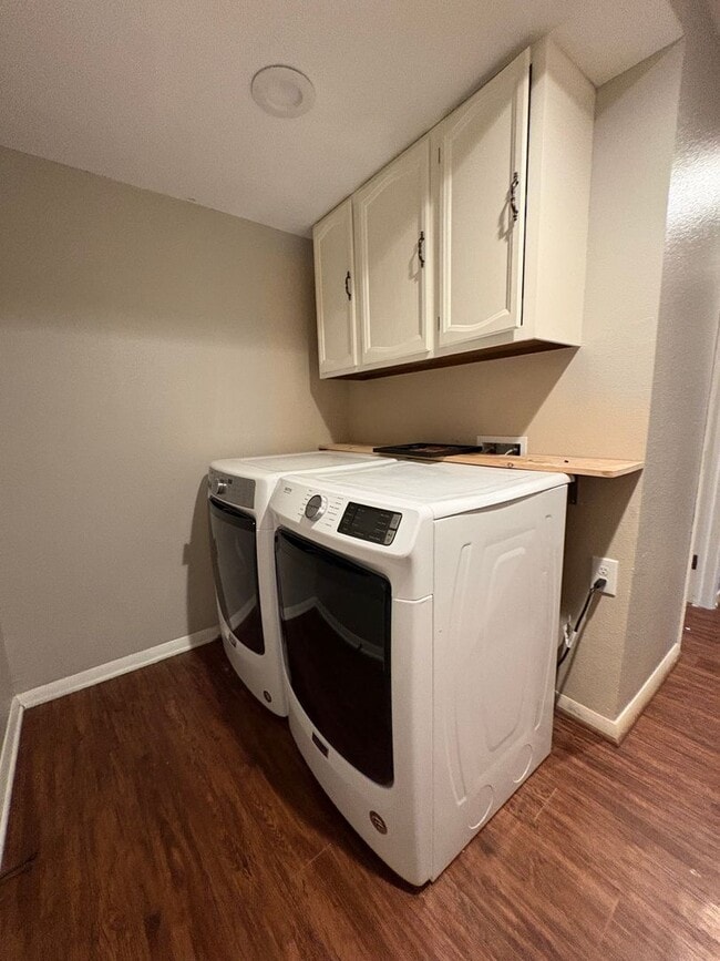 Building Photo - 3109 Forysthia Blvd - 3 bed 3 bath Home