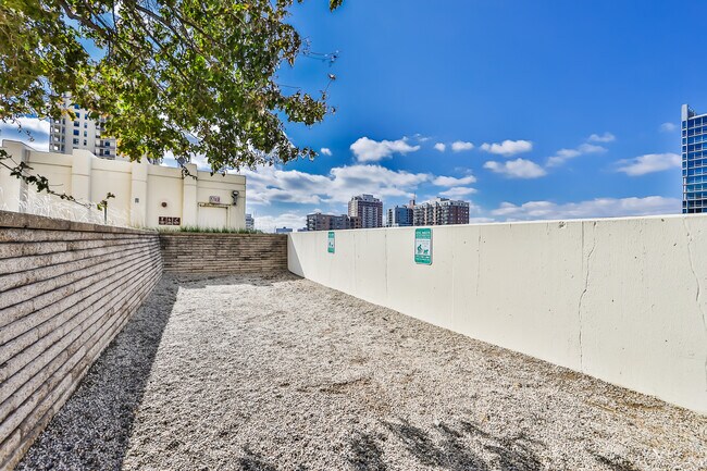 Building Photo - 1400 S Michigan Ave