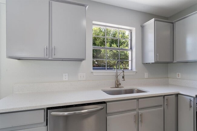 Building Photo - 6300 Crumley Ln