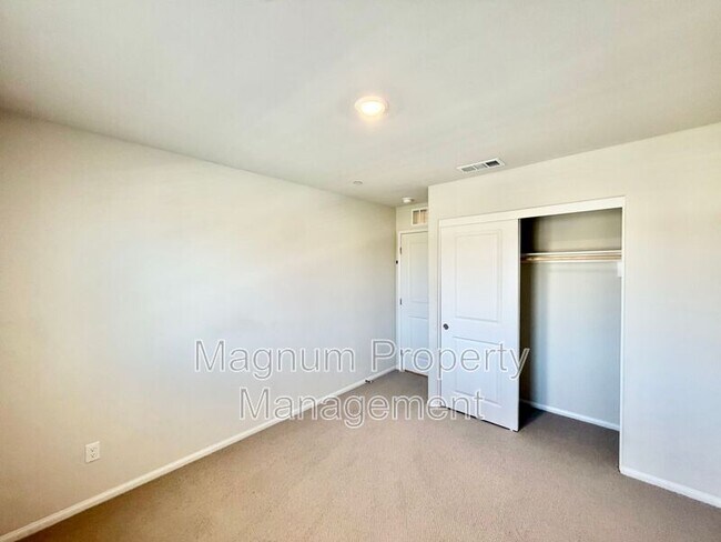 Building Photo - 36330 Albus Ave
