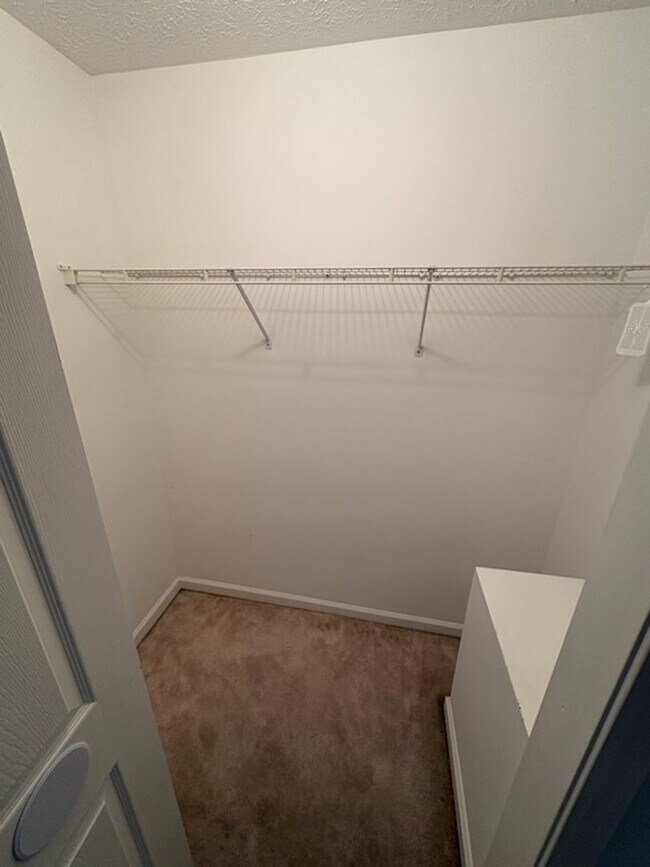 Building Photo - 1801 Brookline Ct