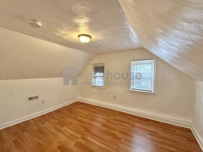 Building Photo - 3428 Thomas St