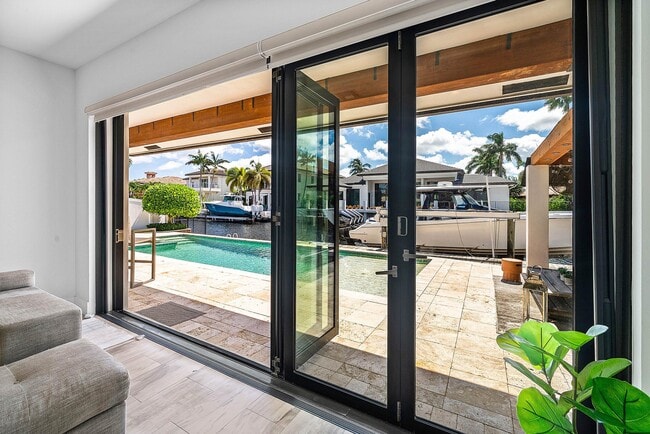 Building Photo - 740 NE 36th St