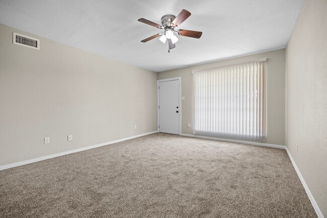 Building Photo - 9616 Long Point Rd