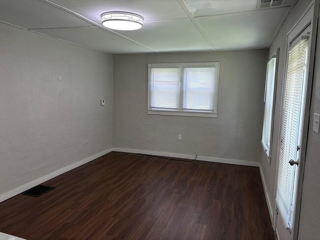 Building Photo - 25 S Chalfant Ave