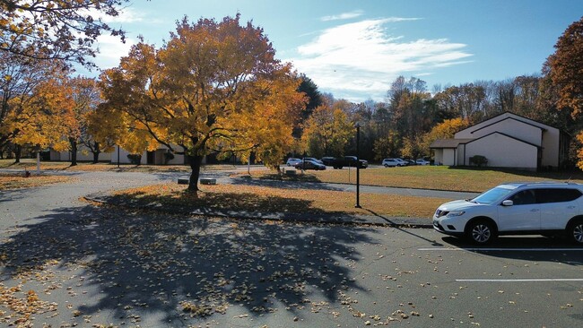 Building Photo - Canal Place
