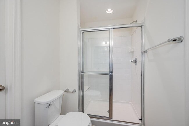 Building Photo - 192 Ludgate Mnr