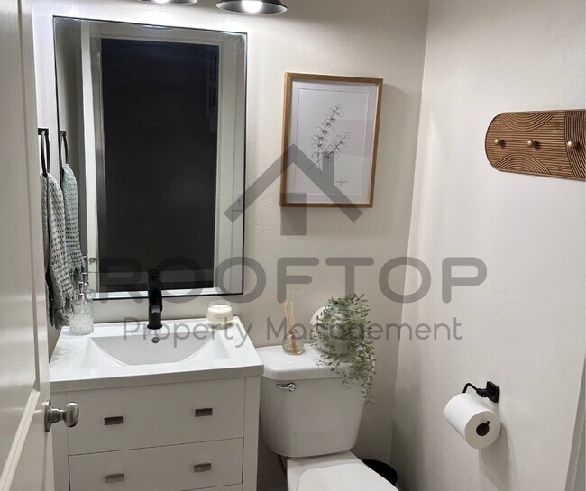 Building Photo - 555 N 750 E