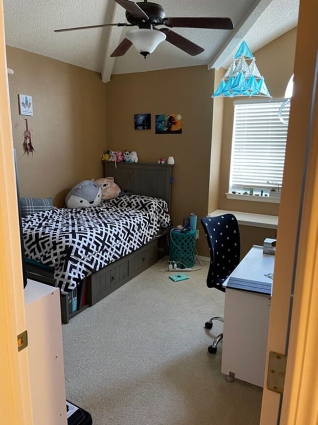 Building Photo - West El Paso 4 Bed 2.5 Bath Refrig A/C