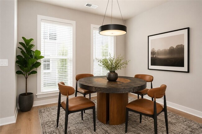 Building Photo - 701 Halcyon Ln