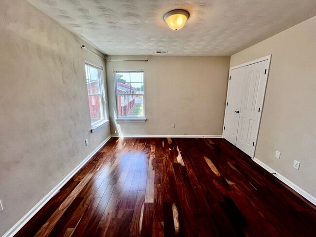 Building Photo - 3 bedroom home in sought after Whitaker Place, Virginia Beach
