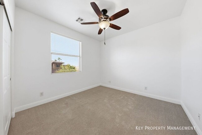 Building Photo - 956 Via Canale Dr