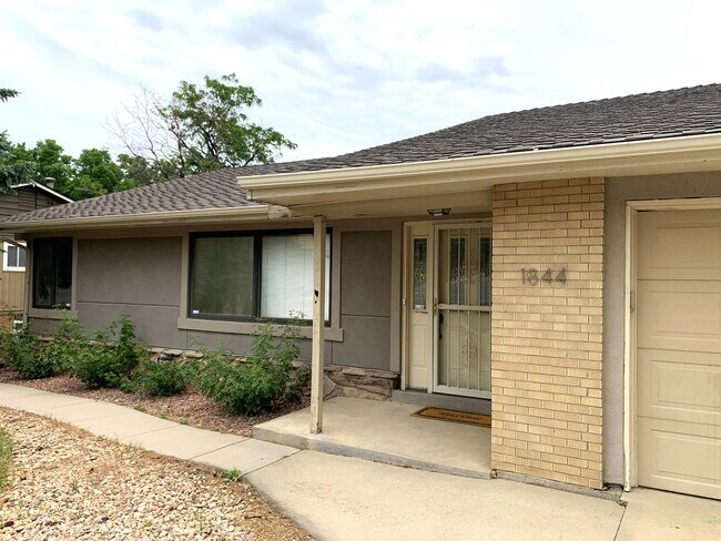 Building Photo - 1844 Mt Zion Dr