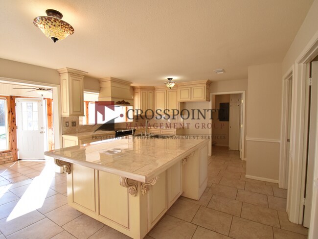 Building Photo - Tour Today! 3 Bedroom Home On Lake Tyler!