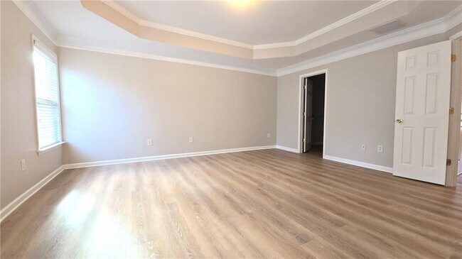 Building Photo - 6099 Prestwood Dr