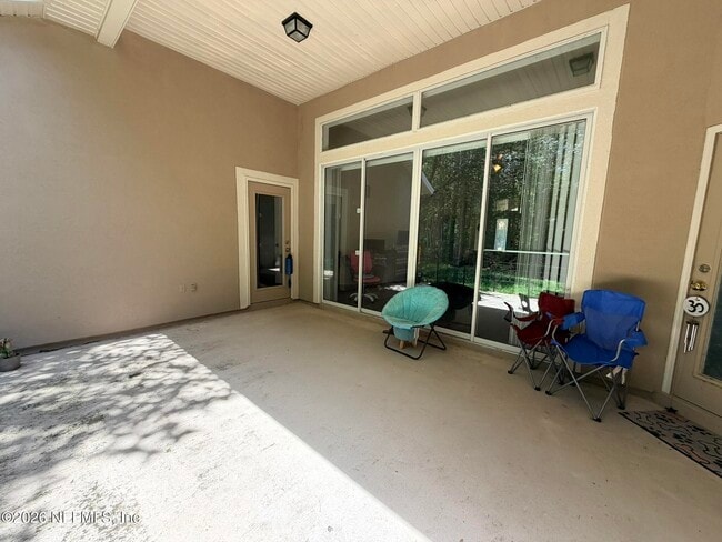 Building Photo - 2411 Golfview Dr