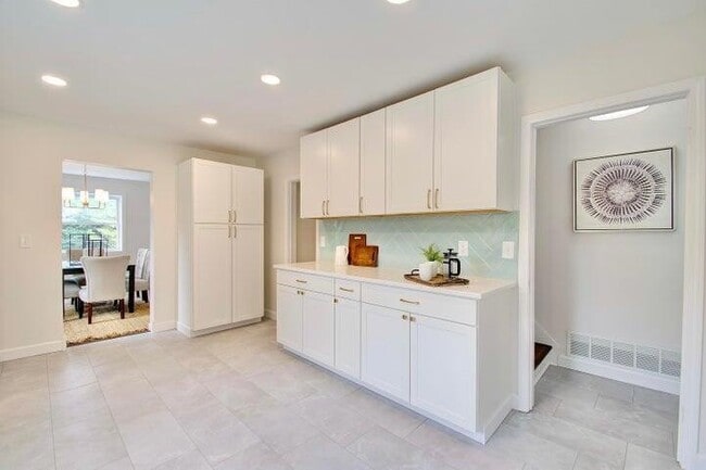 Building Photo - 797 Highland Ave