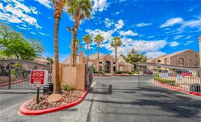 Building Photo - 8101 W Flamingo Rd