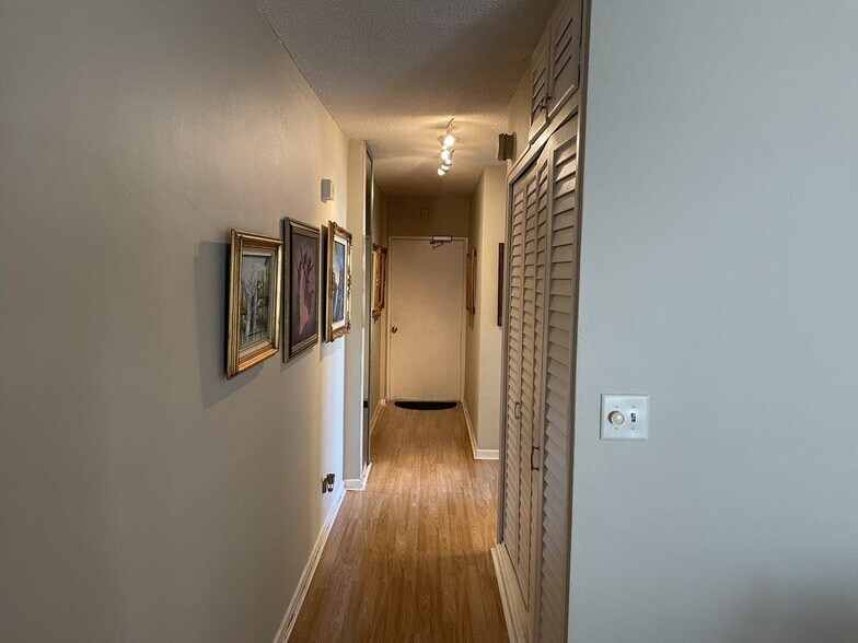 Building Photo - 710 N Ocean Blvd