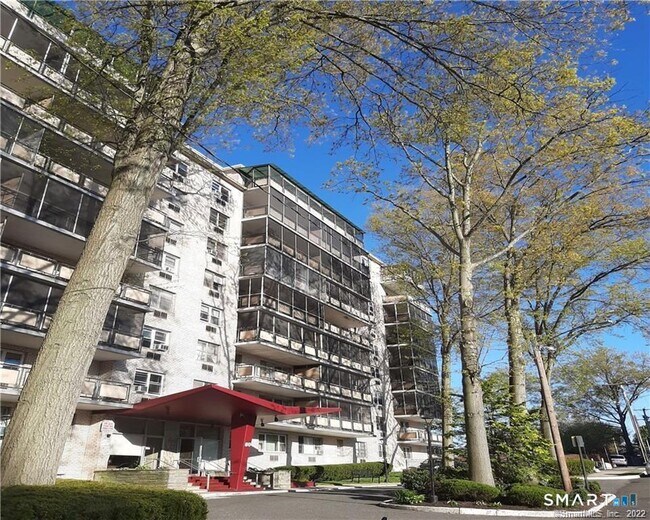 Building Photo - 80 Cartright St