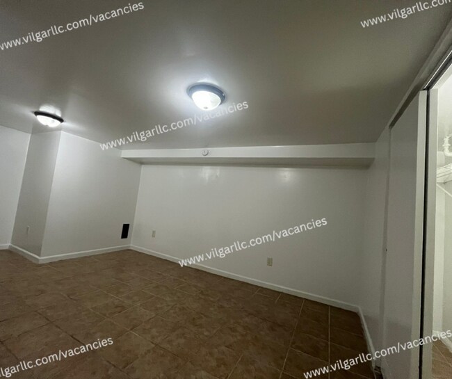 Building Photo - 1677 W 14th Ave