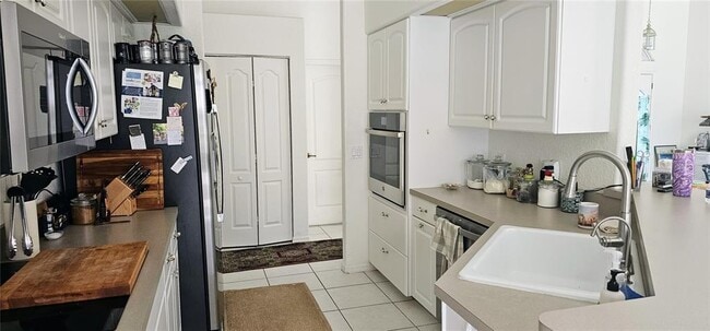 Building Photo - 1152 Deardon Dr