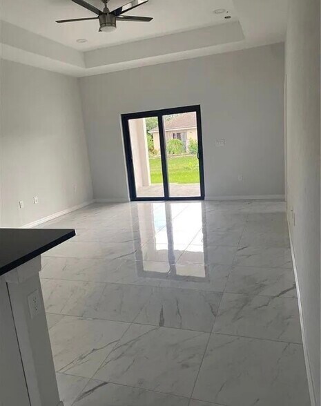 Building Photo - 705 Harry Ave S