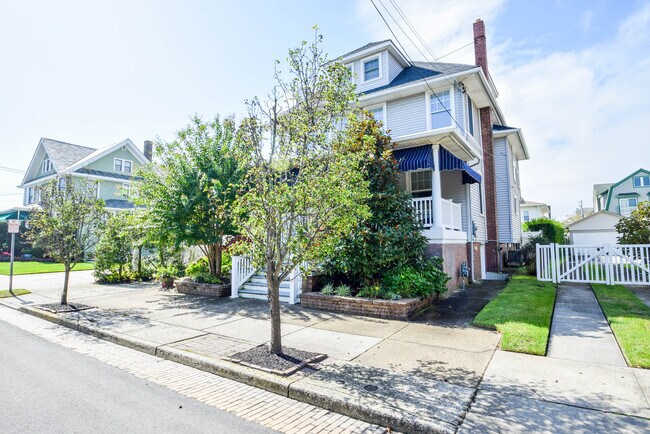 Building Photo - 16 S Somerset Ave