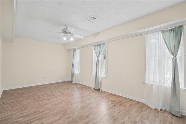 Building Photo - 4921 Heritage Trace Ct