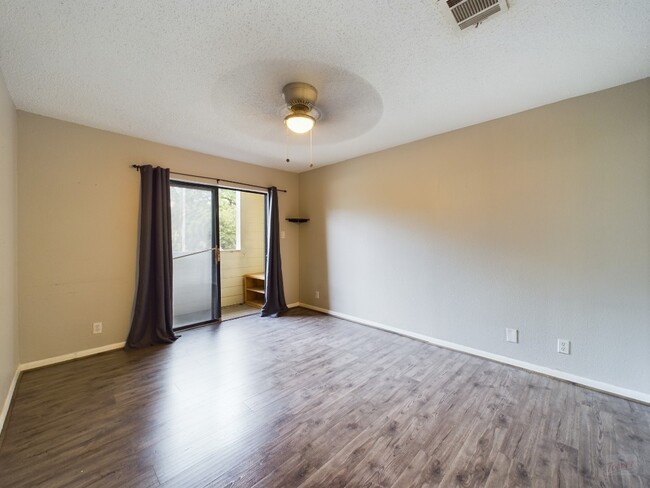 Building Photo - 2510 San Gabriel St