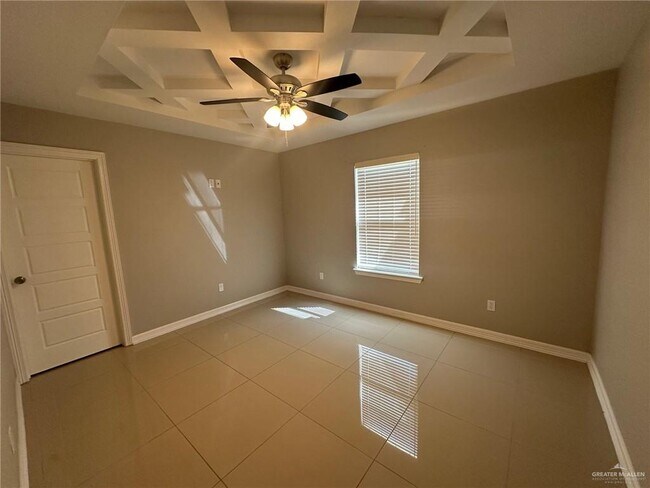 Building Photo - 16 Whitewing St