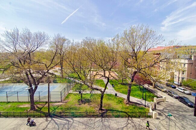 Building Photo - 238-240 9th St
