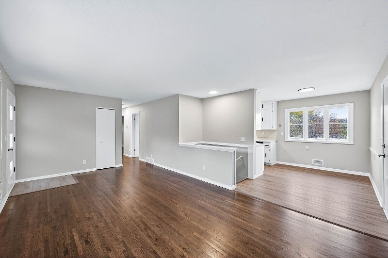 Building Photo - 3953 Arthur St NE